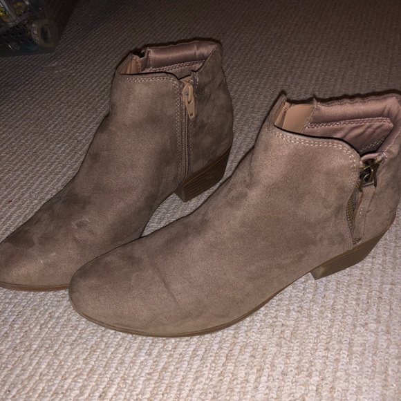 light brown booties! - Picture 2 of 3